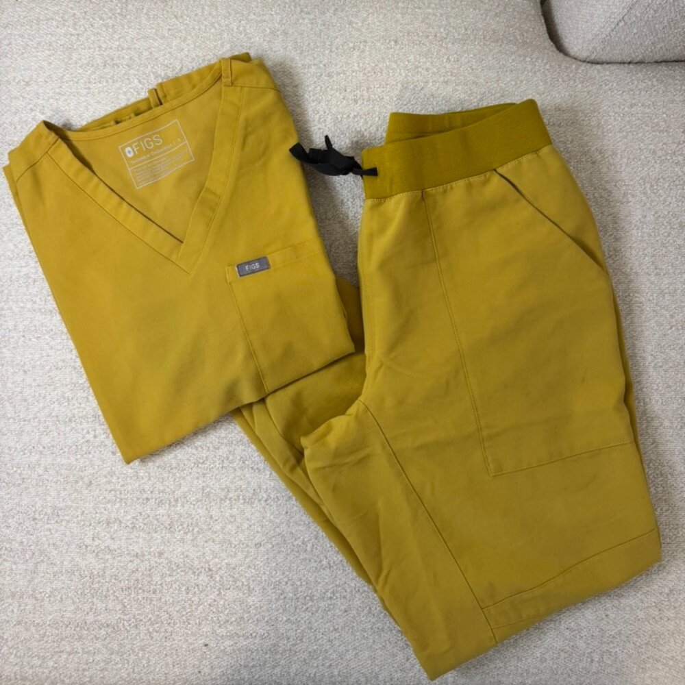 FIGS Light Gold Scrub Set